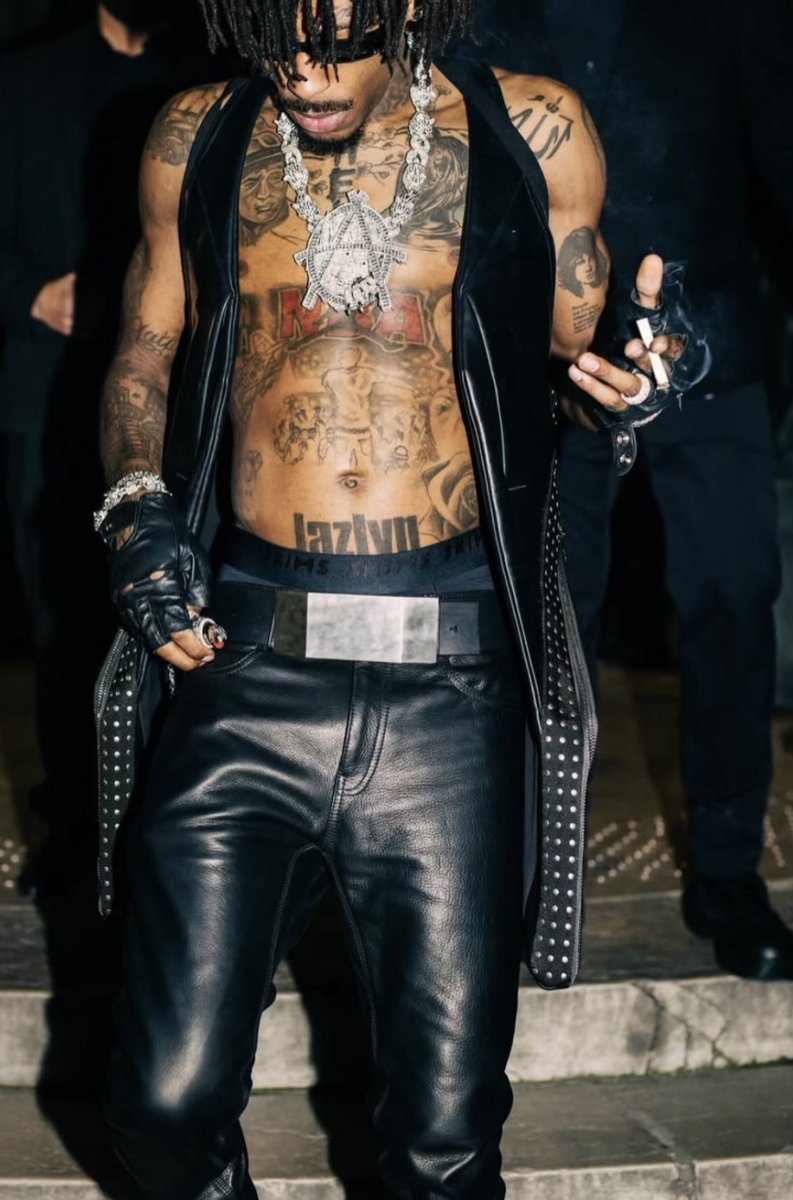 all i know is this man is so sexy😩!
