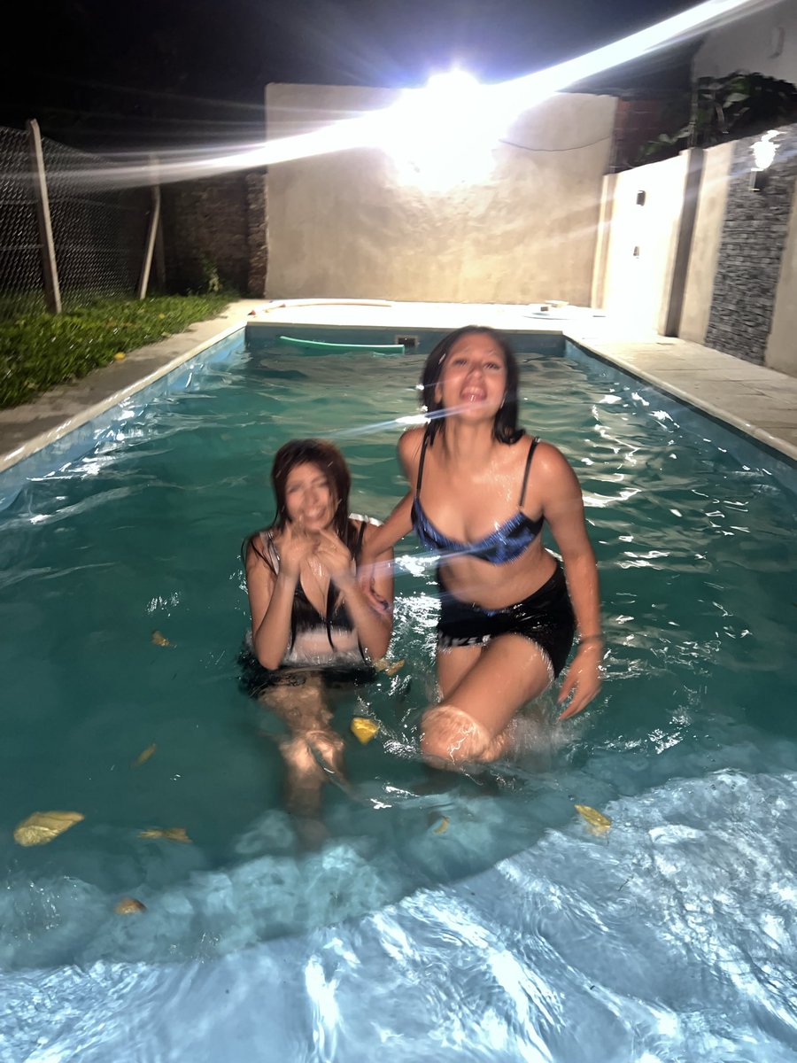 TamiColmaan's tweet photo. Las q se sentían mal y tenían frío a las 3 con 20 grados https://t.co/5CpS8UDxD5
