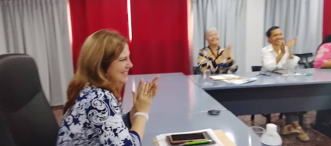 🌿🇨🇺| #Hoy recibimos una vez más a nuestras mujeres con amor, porque sin ellas, nada sería posible. Son nuestras guerreras, madres, hijas, hermanas y compatriotas. Gracias por ser el pilar de nuestras vidas y la fuerza que nos impulsa a ser mejores.

#DíaInternacionalDeLaMujer 🇨🇺