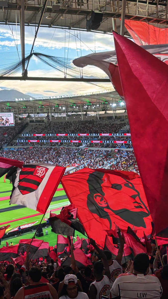 Tudo dentro da normalidade: 

🏆 Flamengo campeão 
🏟️ Surra na arquibancada 
✅ Ganhar FLA x flu 

Quem espera nem sempre alcança. 

#URUBUZADA
#DefensoresdoManto