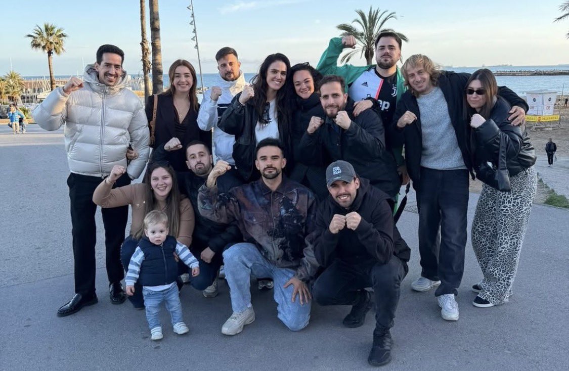ιναη tweet media
