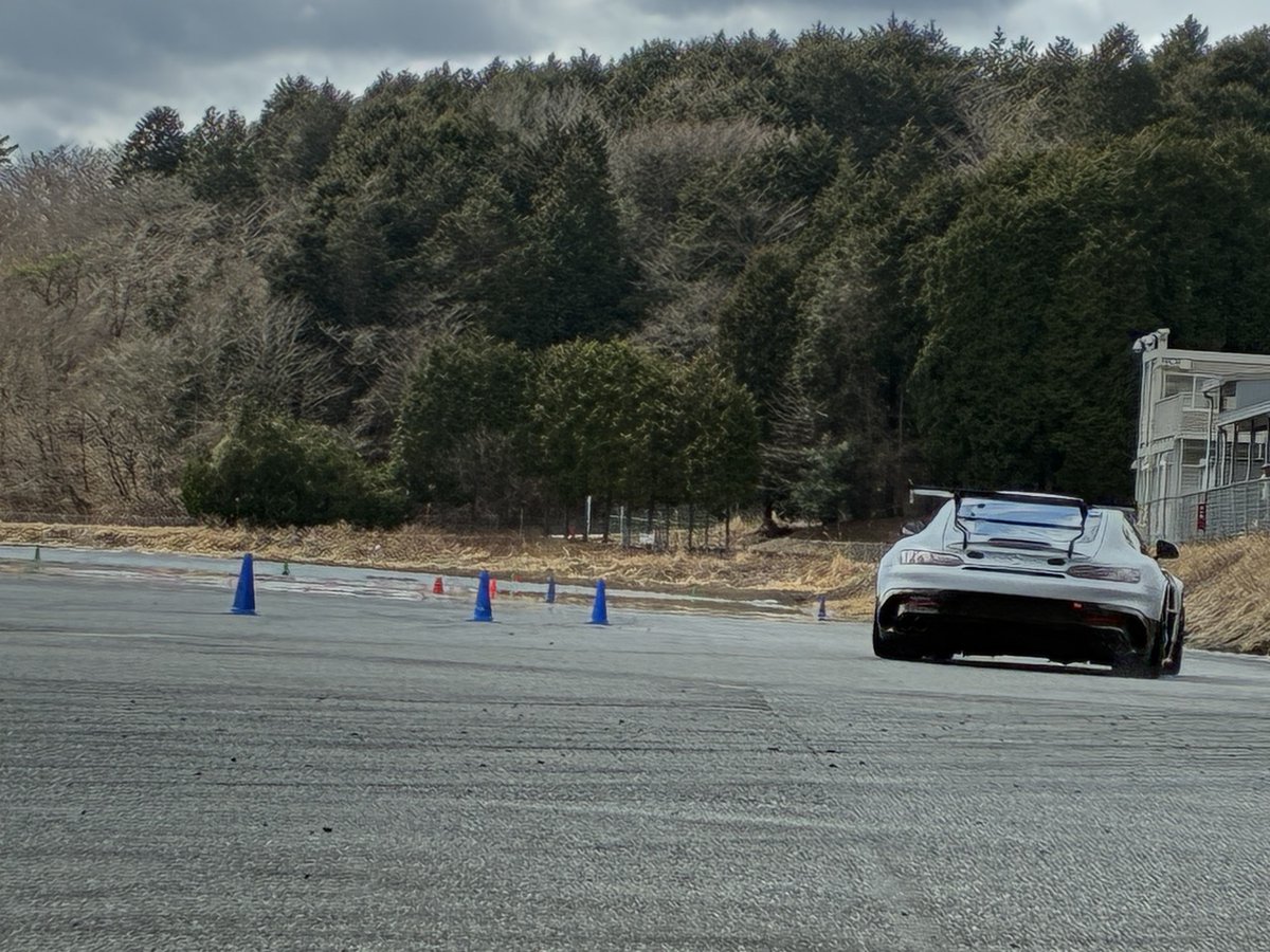 JapanTransit's tweet photo. 海を渡ってきたAMG-GT 3/9 
動態確認をFSW内にて秘密で結構。
全システムを正常確認。サーキット走行準備を着々と進めています。

#AMG #GT #メルセデス　#FSW #サーキットサポート　... 詳しくは https://t.co/052k3z9a5w https://t.co/VMfk5dHORV