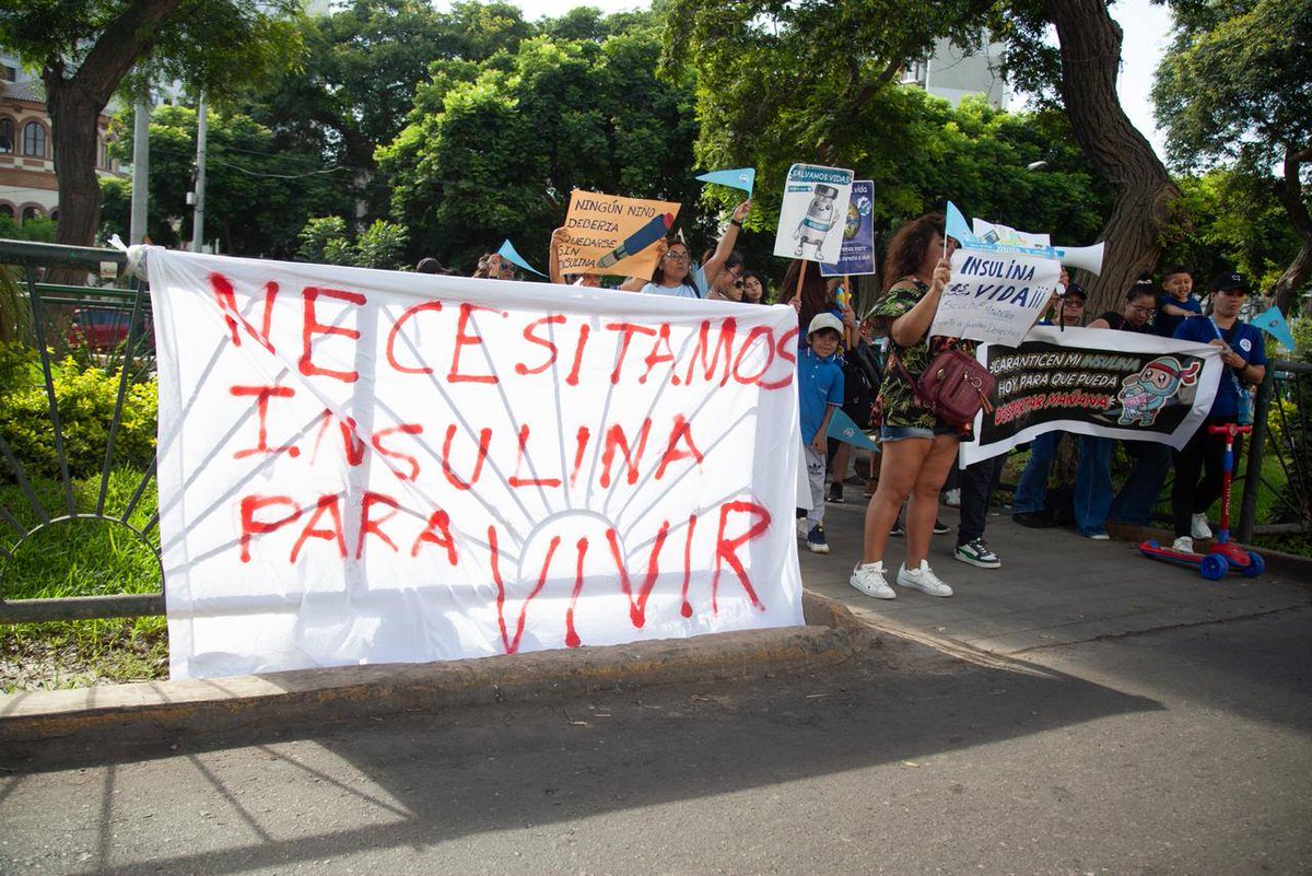saludconlupa's tweet photo. 🚨El problema de la escasez de #insulina en Perú no solo afecta a los hospitales del Minsa.

EsSalud también depende del mismo proveedor de India, Wockhardt, cuya planta fue desaprobada por Digemid tras una inspección.

Así lo confirma un comunicado difundido hoy. 🧵 https://t.co/khCAErBkEy