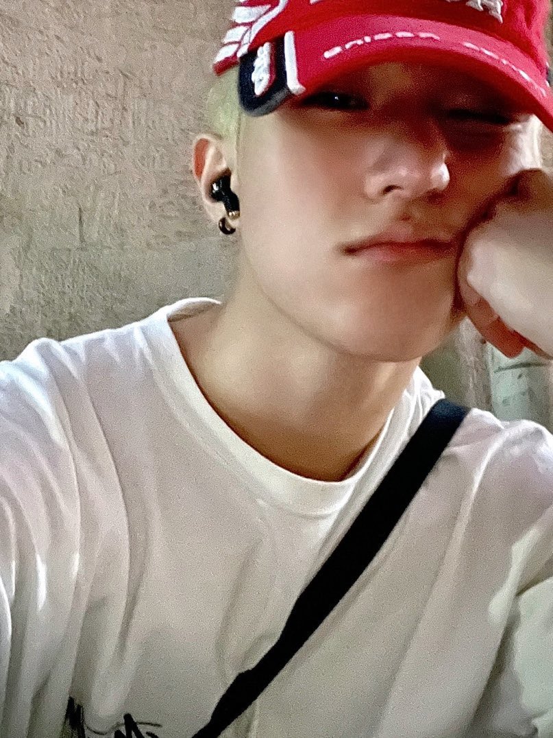 dailyjunseok's tweet photo. • ♥️ 

#오준석 #OHJUNSEOK https://t.co/PSVzK6y6tf