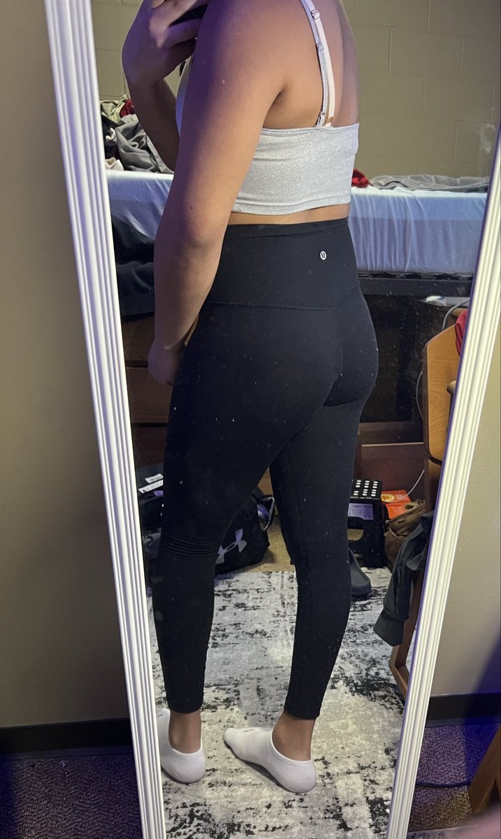 latinasissy13's tweet photo. Hehe clitty so small u can barely see a budge in my leggings 🙈😉 #sissy #sissyboy #femboy #sissyclitty #fem https://t.co/21slluUuQx