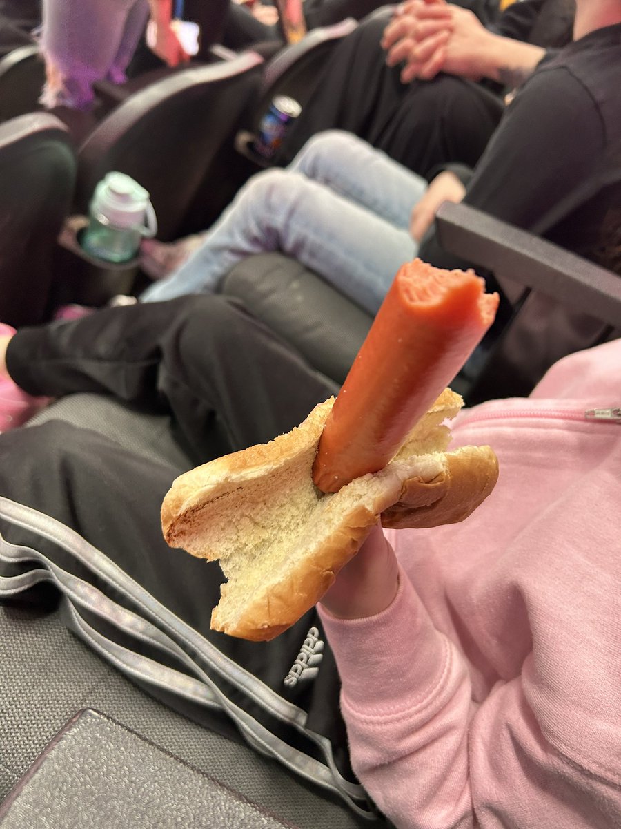 ☻🥨🐠☻ tweet media