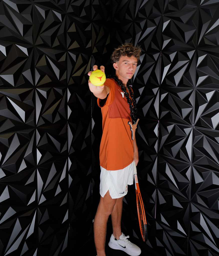 Parsa Bombs 💣 tweet media