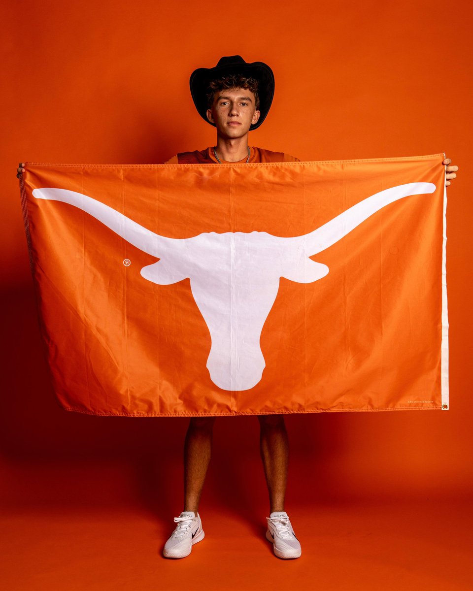 Parsa Bombs 💣 tweet media