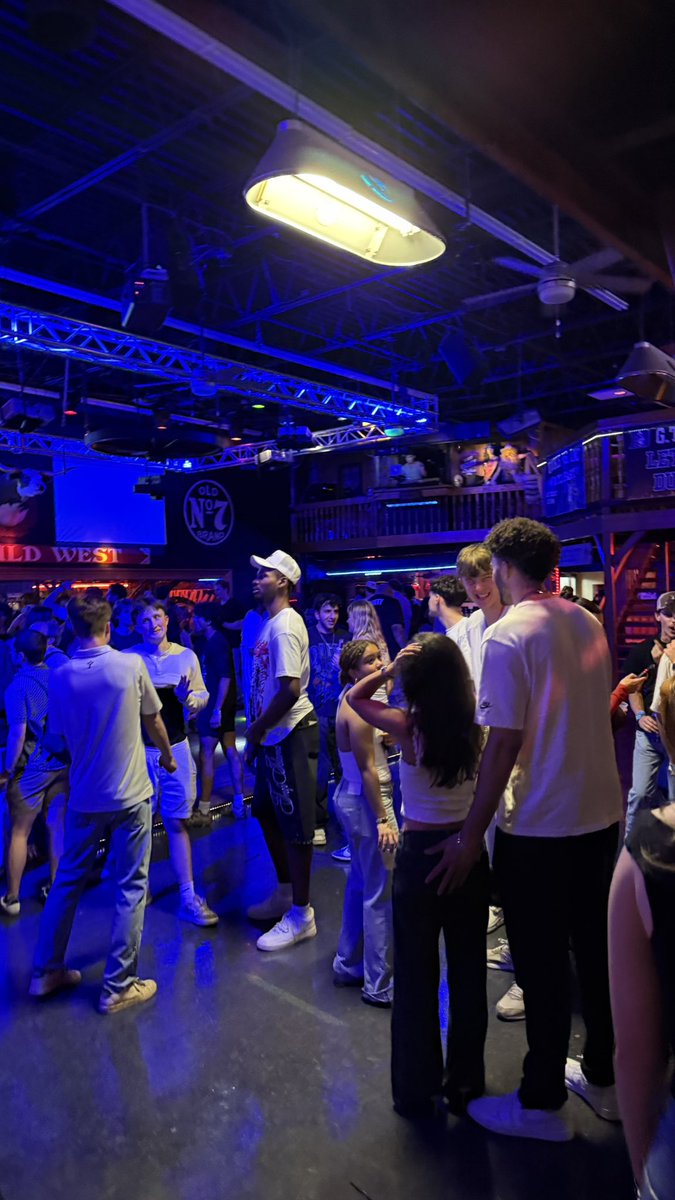 JamiePerry_JPSN's tweet image. Shooters in Durham was so fun after the Duke/unc game.  It was cool to see Cam, Nik and Sebastian in there.  #Duke4lyf