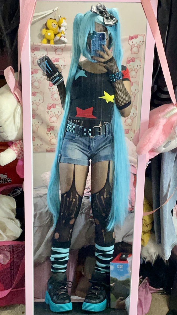 MeI0dee's tweet photo. Happy Miku Day! 🩵🖤 #初音ミクの日2026 #初音ミク https://t.co/dY0rJICpK3
