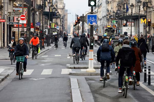 (v)lo urbano tweet media