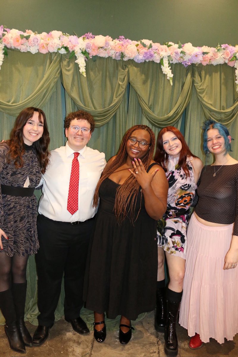 brenna hadid tweet media