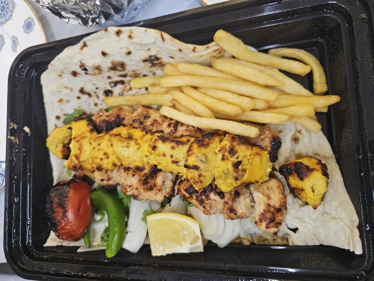 السحور من مطعم كبابي .. هذا المطعم الوحيد اللي كبابهم مايعطش 😉