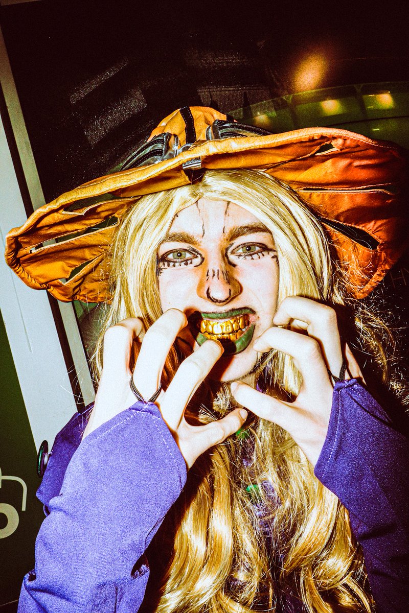 DrawsTom's tweet photo. Where in the Rule Books says a Quirked Up White Boy can't wear Grills ?
#PowerCon #CosplayPotography #SteelBallRun #GyroZeppeli #JJBA https://t.co/mUqLa0XHy2