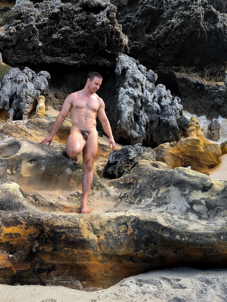 Nude_Hiker's tweet photo. I really like the Ancient Greek male aesthetic. It’s strong and powerful, but without the bravado, aggression and thinly veiled insecurity that passes for masculinity these days. Self mastery, moderation and humility were seen as the most important traits for a man to possess.

Ancient Greek masculinity was built on a solid foundation of virtue and inner strength, so they were unashamed of their nudity. You won’t see that from any of today’s “manosphere” influencers, because their deep seated shame and insecurity is incompatible with the vulnerability of nudity.