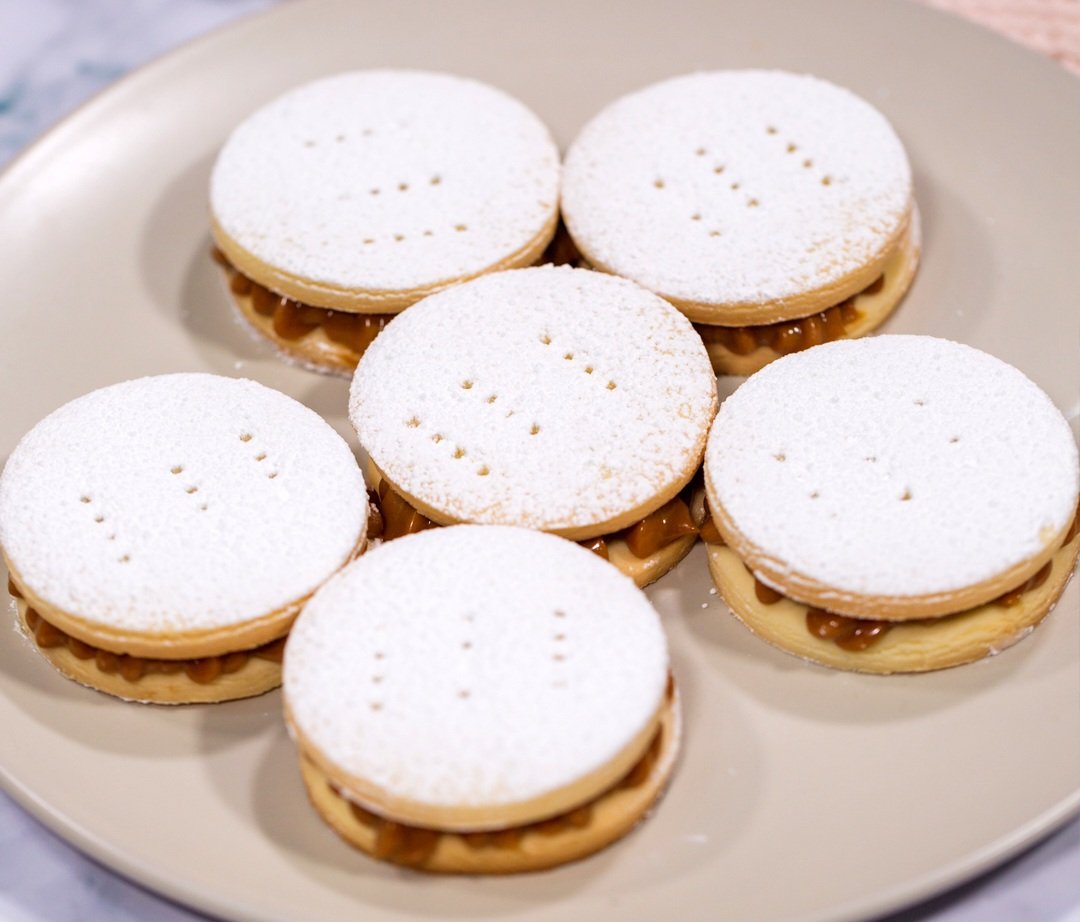 statsglobe's tweet photo. Most Iconic Dessert From Each Country:

🇵🇪 Peru – Crema Volteada
🇦🇷 Argentina – Alfajores
🇪🇸 Spain – Churros
🇮🇩 Indonesia – Klepon
🇧🇪 Belgium – Belgian Waffles
🇺🇸 United States – Apple Pie
🇮🇳 India – Gulab Jamun
🇮🇹 Italy – Tiramisu
🇧🇷 Brazil – Brigadeiro
🇨🇭 Switzerland – Chocolate Fondue
🇯🇵 Japan – Mochi
🇲🇽 Mexico – Pan Dulce
🇵🇹 Portugal – Pastel de Nata
🇹🇷 Turkey – Baklava
🇬🇷 Greece – Galaktoboureko
🇳🇬 Nigeria – Chin Chin
🇮🇱 Israel – Malabi
🇵🇭 Philippines – Halo Halo
🇦🇹 Austria – Sachertorte
🇹🇭 Thailand – Mango Sticky Rice
🇨🇱 Chile – Tres Leches Cake
🇮🇷 Iran – Saffron Ice Cream
🇨🇦 Canada – Butter Tarts
🇪🇹 Ethiopia – Dabo Kolo
🇲🇾 Malaysia – Kuih Lapis
🇵🇰 Pakistan – Kheer
🇫🇷 France – Crème Brûlée
🇿🇦 South Africa – Malva Pudding
🇬🇧 United Kingdom – Sticky Toffee Pudding
🇨🇳 China – Mooncake
🇲🇦 Morocco – Chebakia
🇱🇰 Sri Lanka – Watalappam
🇨🇴 Colombia – Natilla
🇸🇦 Saudi Arabia – Maamoul
🇰🇷 South Korea – Hotteok
🇪🇬 Egypt – Basbousa
🇰🇪 Kenya – Mandazi Sweet
🇳🇱 Netherlands – Stroopwafel
🇦🇿 Azerbaijan – Shekerbura
🇸🇳 Senegal – Thiakry
🇮🇸 Iceland – Kleinur
🇷🇸 Serbia – Krempita
🇴🇲 Oman – Halwa
🇨🇿 Czech Republic – Koláče
🇬🇭 Ghana – Kelewele Sweet
🇲🇹 Malta – Kannoli
🇺🇦 Ukraine – Syrniki
🇩🇰 Denmark – Æbleskiver
🇦🇲 Armenia – Gata
🇹🇿 Tanzania – Vitumbua
🇵🇱 Poland – Pączki
🇾🇪 Yemen – Bint Al Sahn
🇸🇮 Slovenia – Prekmurska Gibanica
🇱🇻 Latvia – Sklandrausis
🇶🇦 Qatar – Luqaimat
🇸🇪 Sweden – Princess Cake
🇭🇷 Croatia – Fritule
🇮🇪 Ireland – Barmbrack
🇬🇪 Georgia – Churchkhela
🇰🇼 Kuwait – Gers Ogaily
🇷🇴 Romania – Rice Pudding
🇹🇳 Tunisia – Assida Zgougou
🇪🇪 Estonia – Kama Dessert
🇳🇴 Norway – Krumkake
🇨🇾 Cyprus – Loukoumades
🇭🇺 Hungary – Dobos Torte
🇩🇿 Algeria – Makroud
🇱🇹 Lithuania – Šakotis
🇺🇬 Uganda – Kawunga Sweet
🇦🇪 United Arab Emirates – Luqaimat
🇧🇬 Bulgaria – Tikvenik
🇿🇼 Zimbabwe – Mapopo Candy
🇯🇴 Jordan – Kunafa
🇫🇮 Finland – Runeberg Torte
🇷🇺 Russia – Medovik
🇩🇪 Germany – Black Forest Cake
