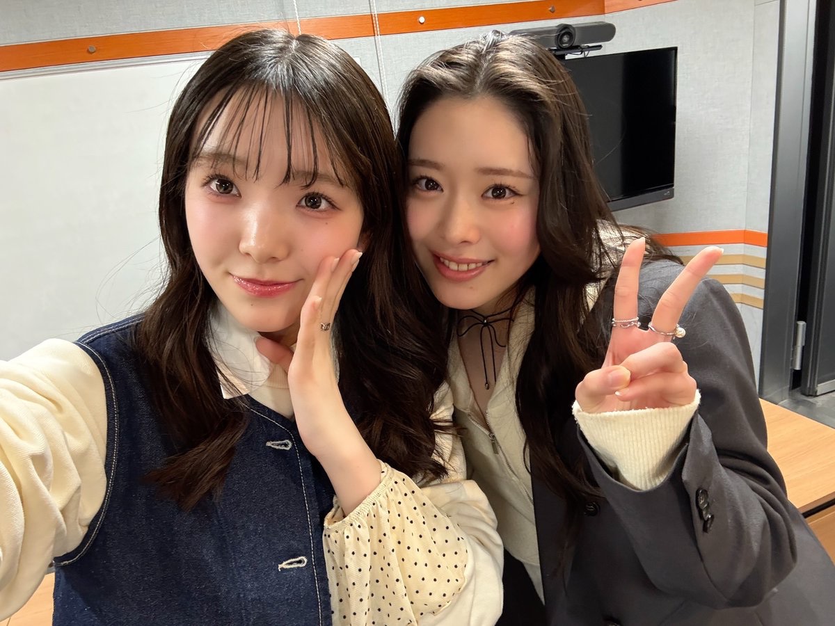 ebichu_staff's tweet photo. 📻お知らせ📻

本日、18:45〜 🛎
ラジオNIKKEI 第1 
『私立恵比寿中学のマネ部！』 

本日のテーマは 
『マネ部閉校スペシャル〜お金の知識クイズPart2〜』

#安本彩花 と #中山莉子 と #風見和香 と #桜井えま が登場します💚ྀི🩵ྀི🤍ྀི🧡ྀི

お楽しみに💌

#えびちゅうマネ部
#えびちゅう https://t.co/sdPwvO4Jaj