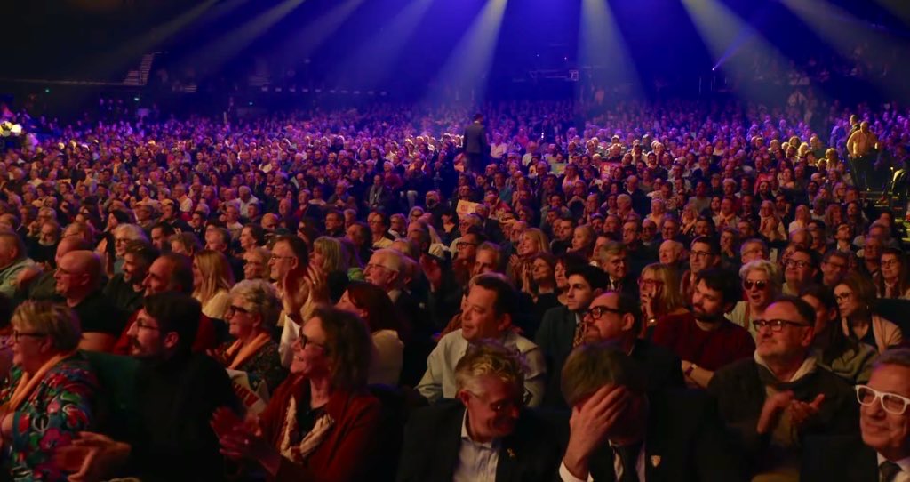 AudreyyPatriote's tweet photo. @sarah_knafaux 4000 personnes
LE PLUS GROS MEETING de cette campagne ! Aucun candidat a fait mieux !!

Merci et inclinez vous devant cette jeune femme brillante et fédératrice! https://t.co/f2M324wU9f