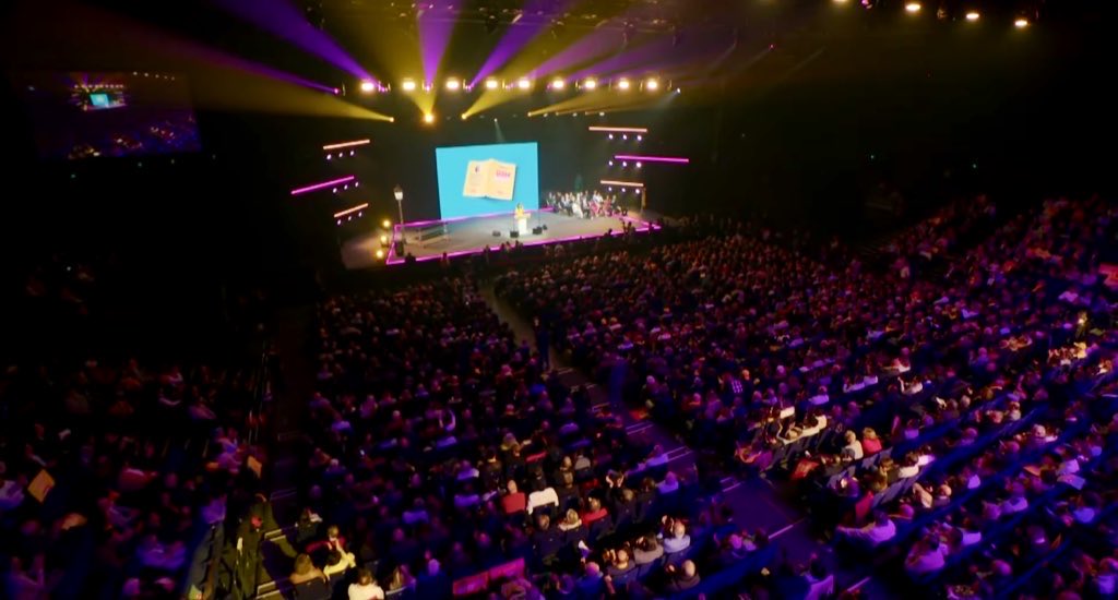 AudreyyPatriote's tweet photo. @sarah_knafaux 4000 personnes
LE PLUS GROS MEETING de cette campagne ! Aucun candidat a fait mieux !!

Merci et inclinez vous devant cette jeune femme brillante et fédératrice! https://t.co/f2M324wU9f