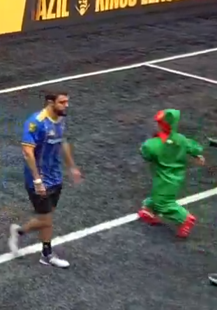 Maximo violentador de personas tweet media