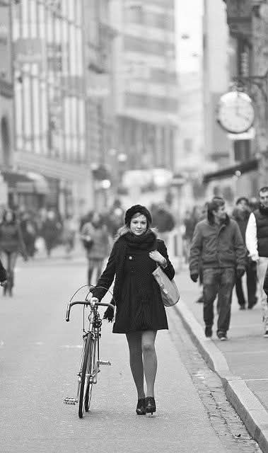 "Vivimos tiempos oscuros, en los que los peores han perdido el miedo y los mejores, la esperanza".
- Hanna Arendt.