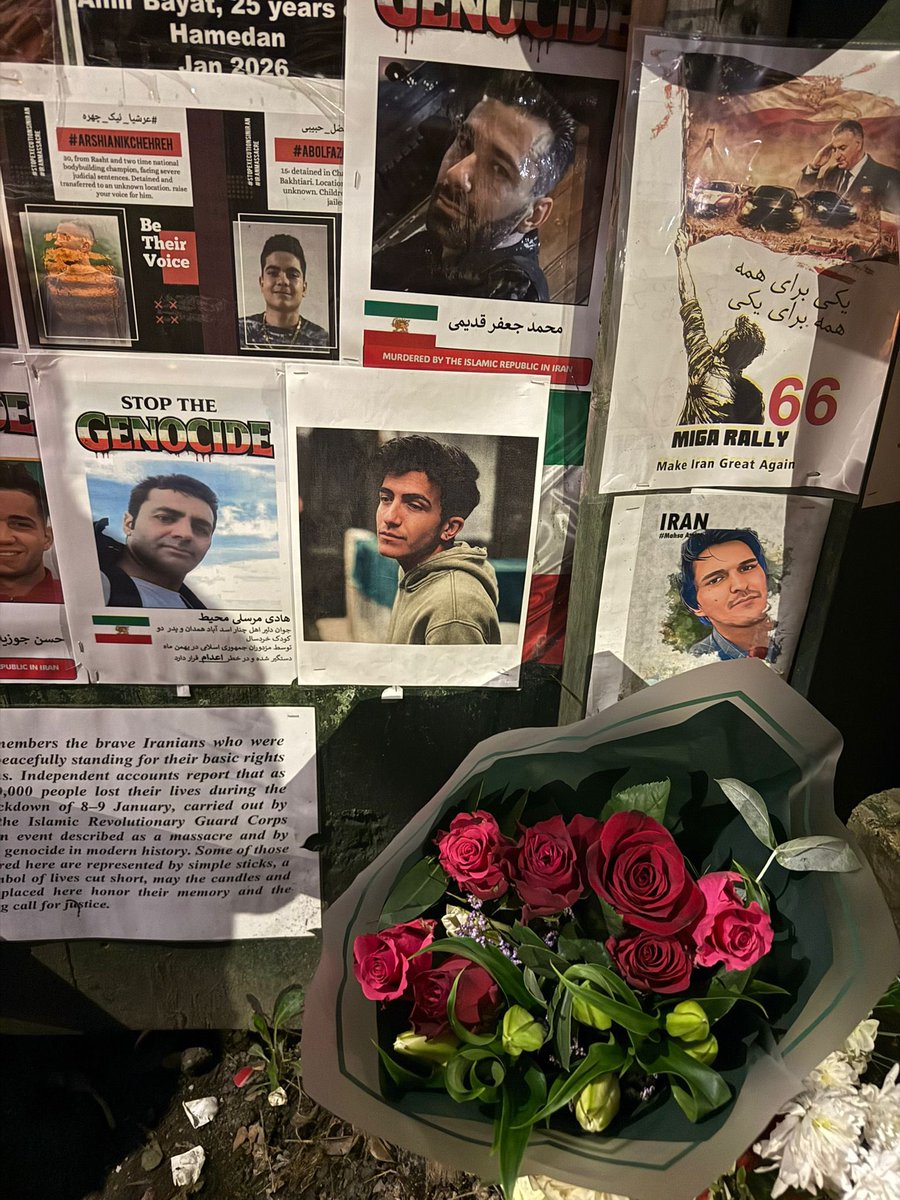 دست اون کسی که عکس پسرعمو من رو چاپ کرده و روی دیوار جاویدنامان لندن زده میبوسم❤️✌🏻