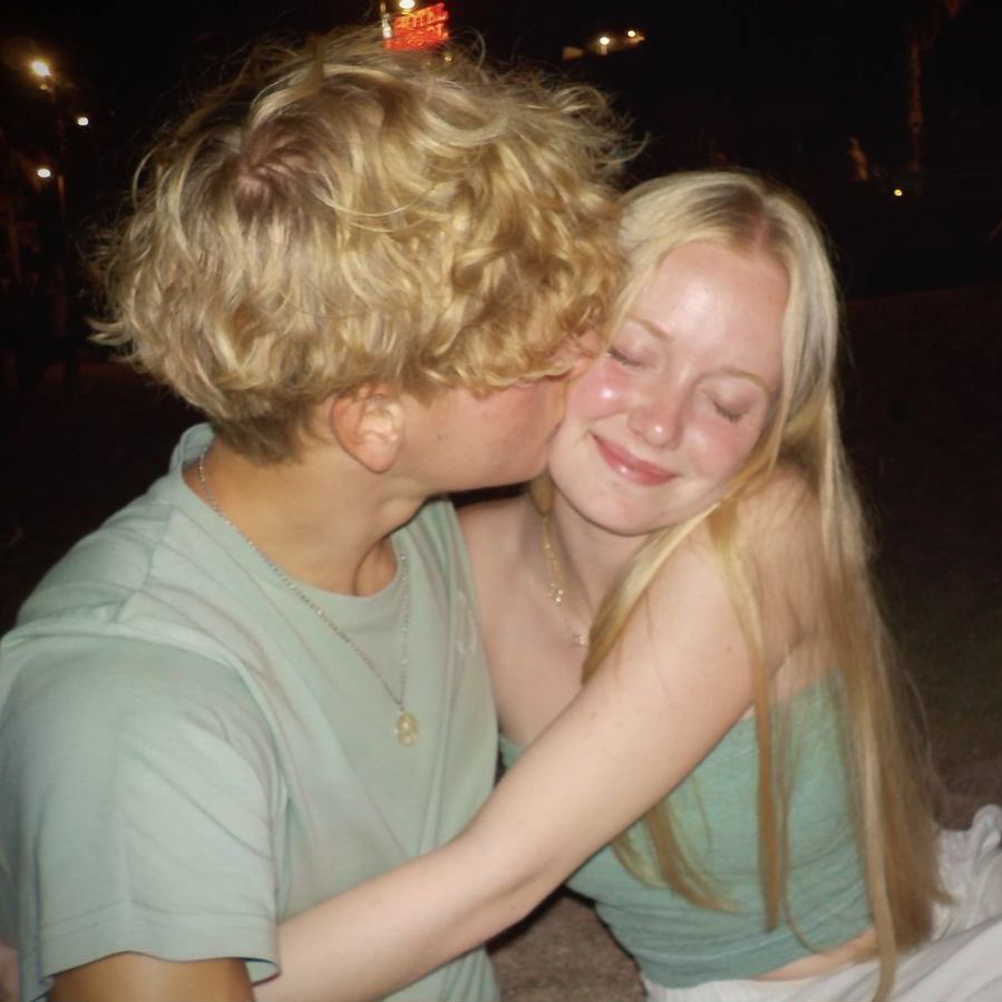 v ⛅️ tweet media