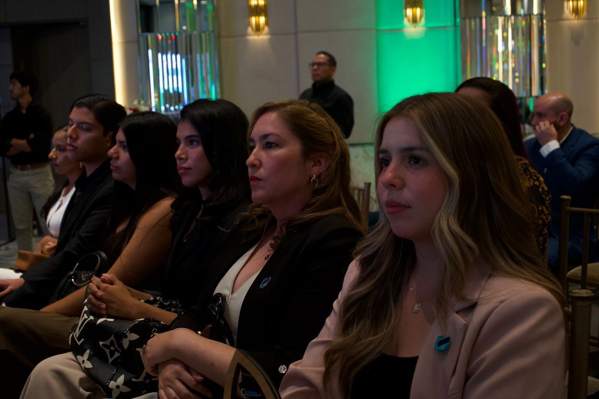 Universidad Ecotec tweet media