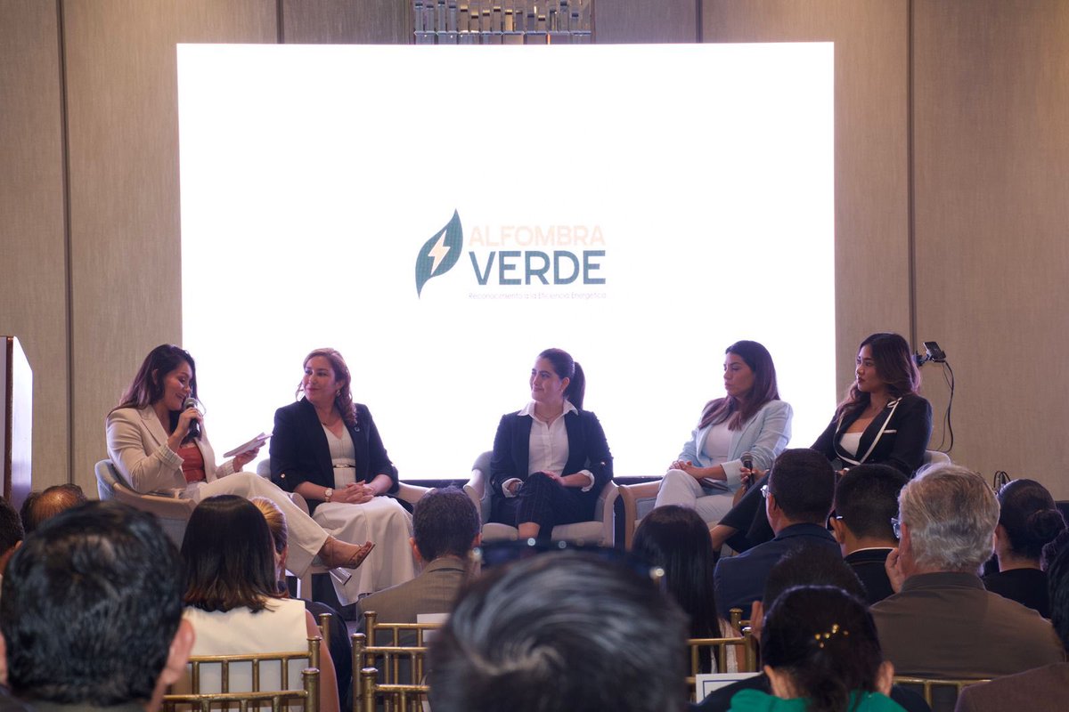 Universidad Ecotec tweet media