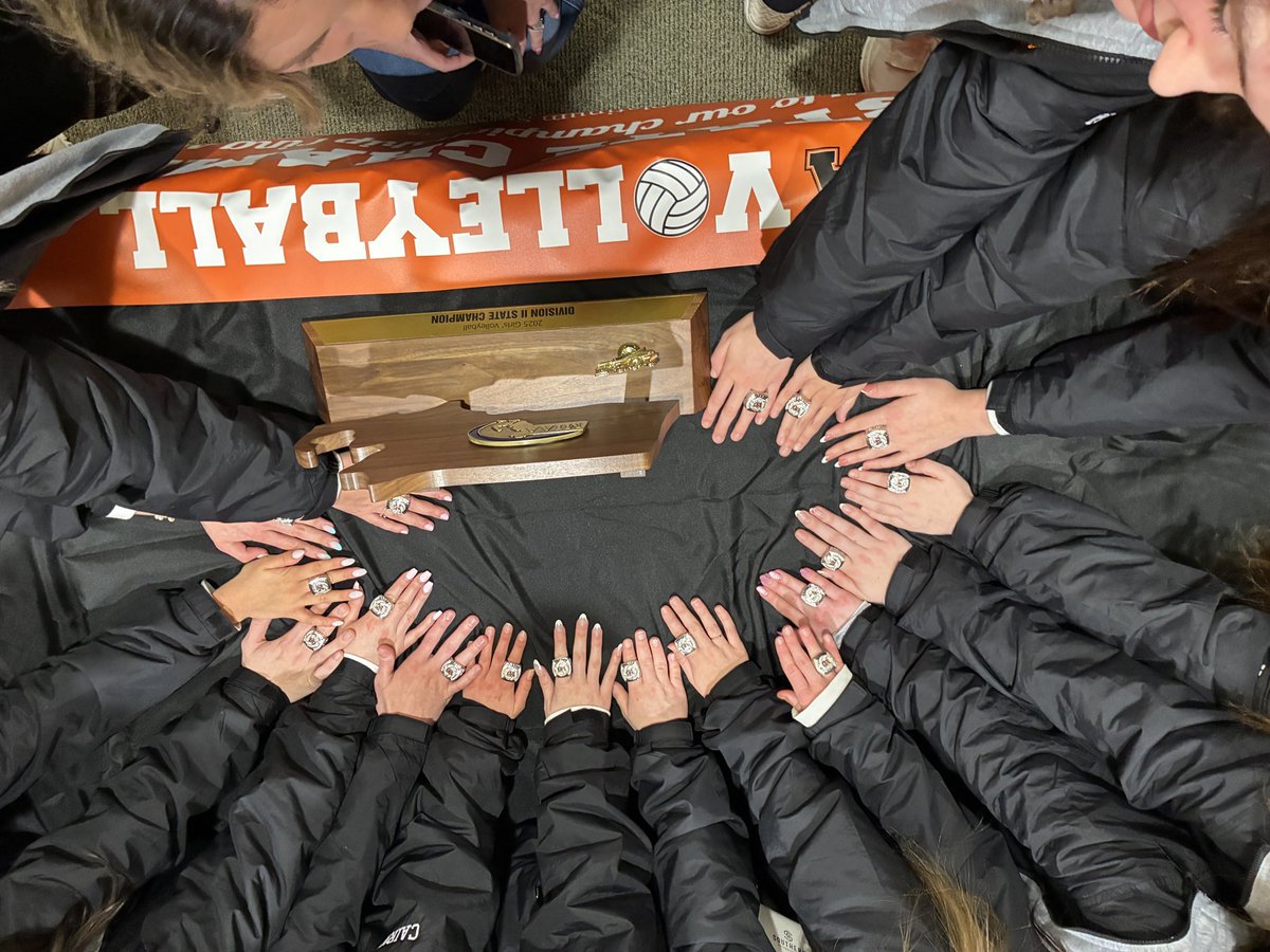 Great evening celebrating the volleyball team receiving their State Championship Rings! 

Congrats again to an amazing 25-0 season! 

Title Town 💍🏆

<a href="/OAVolleyball/">OA Volleyball</a> <a href="/OATigers/">Oliver Ames High School</a>
