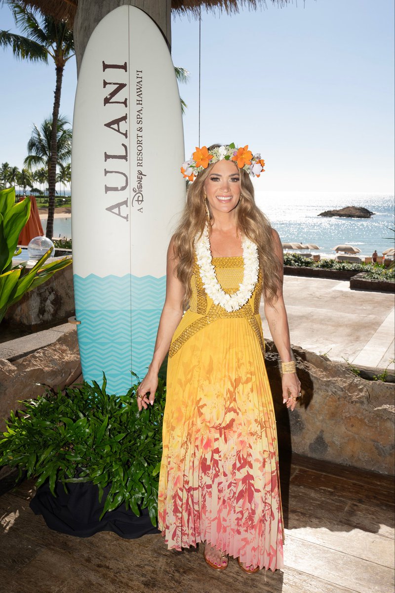 Carrie Underwood tweet media