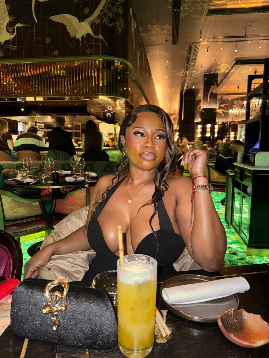 samiefoxx's tweet photo. It’s my BIRTHDAY AHAH￼￼🩷🎉🎂 https://t.co/LpZ50uIgeH
