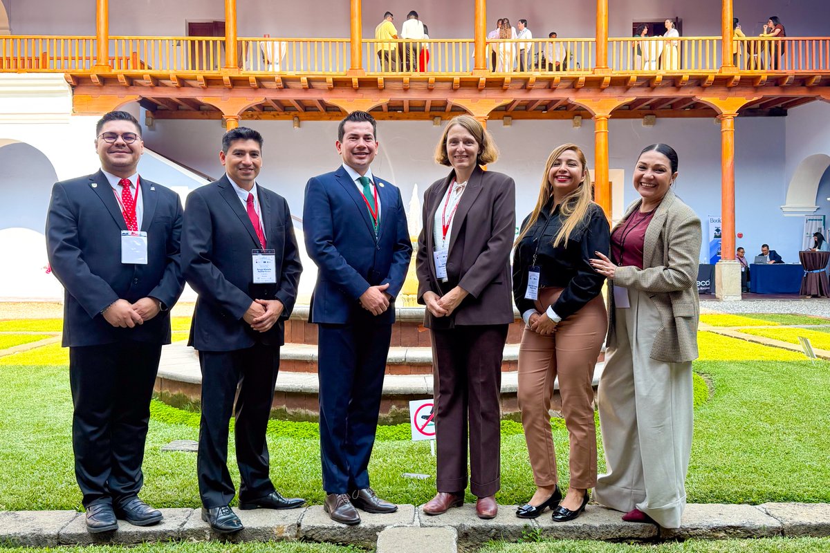 Universidad Salvadoreña Alberto Masferrer tweet media