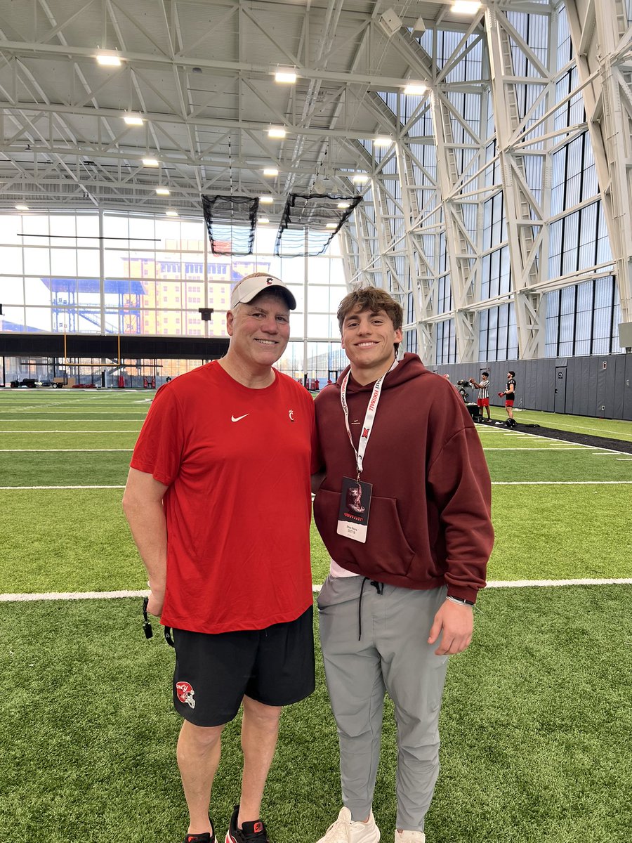 Had a great day <a href="/GoBearcatsFB/">Cincinnati Football</a> spring practice today! Thank you <a href="/CortBraswell/">Coach Cort Braswell</a> for the invite!
<a href="/FootballAndrean/">Andrean Football</a> 
<a href="/Coach_Cass/">Cass Simmons</a> 
<a href="/CoachNateWoody/">Nate Woody</a>