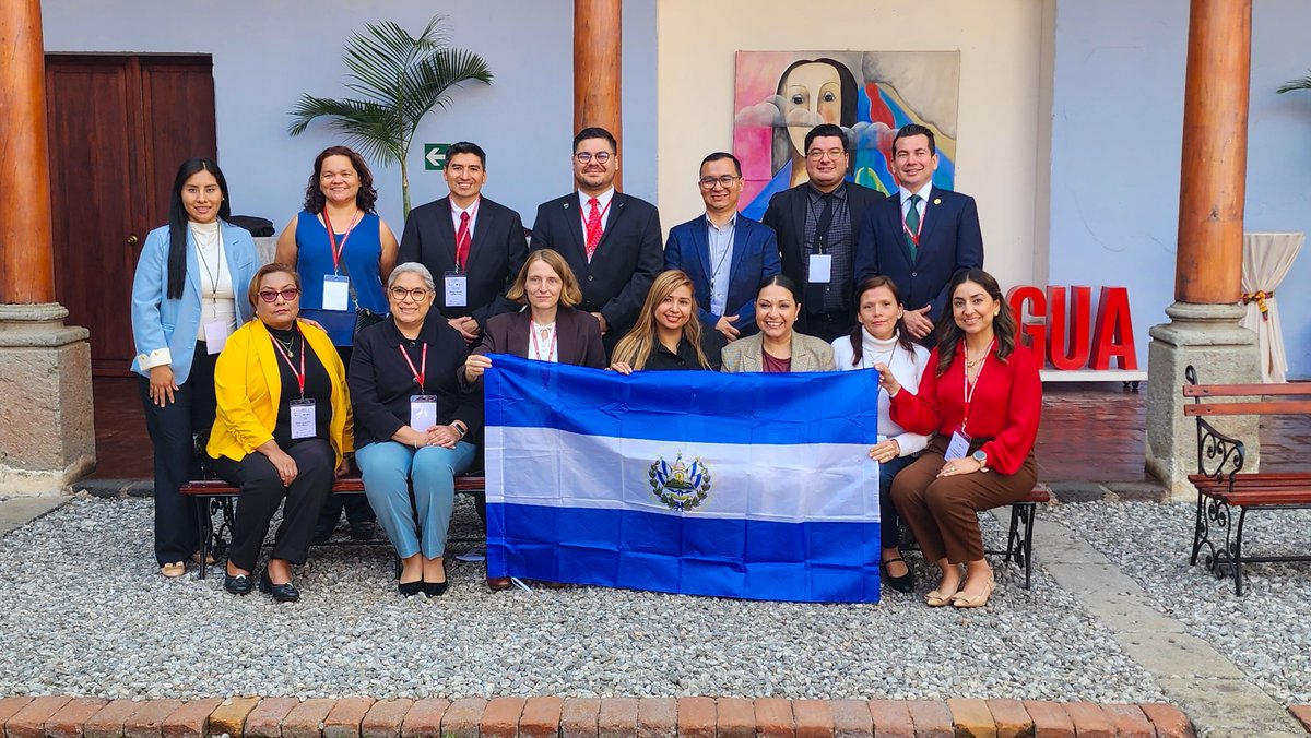 Universidad Salvadoreña Alberto Masferrer tweet media
