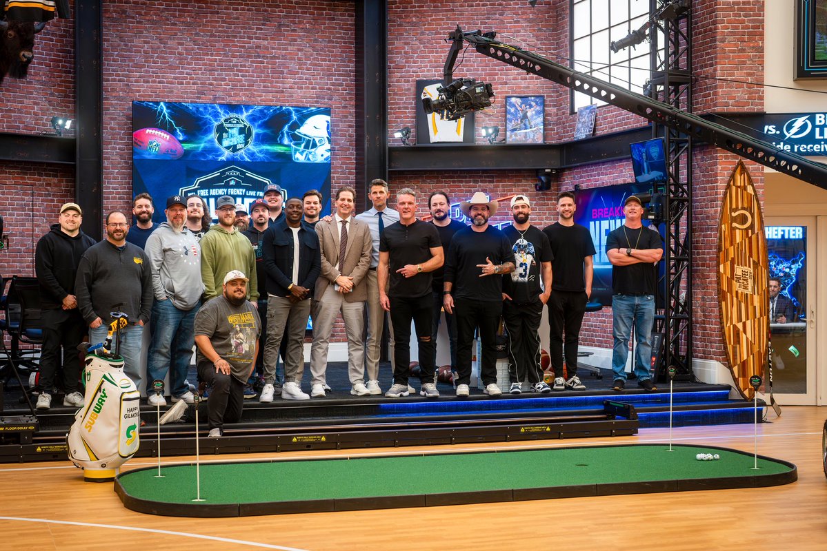 Tone Digs tweet media