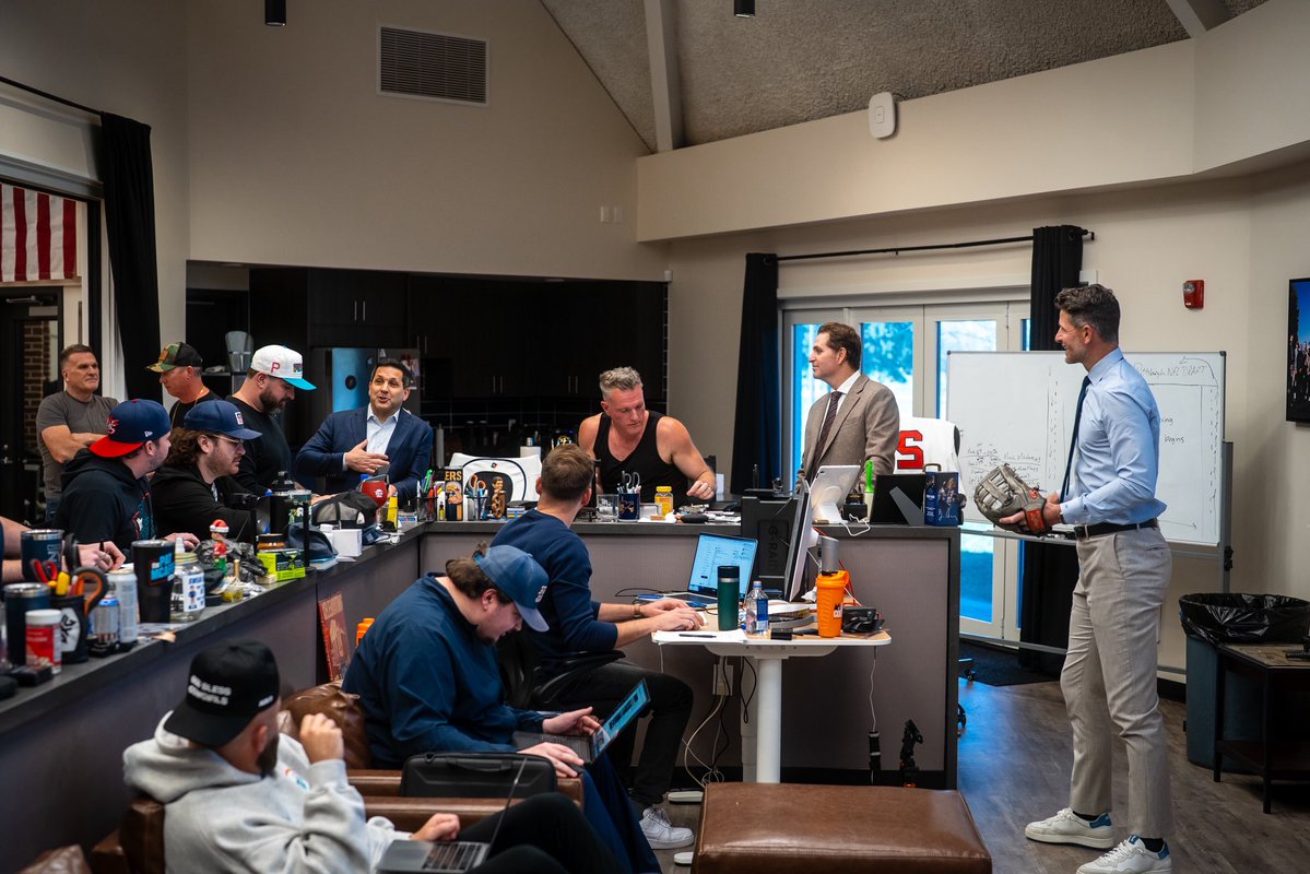 Tone Digs tweet media