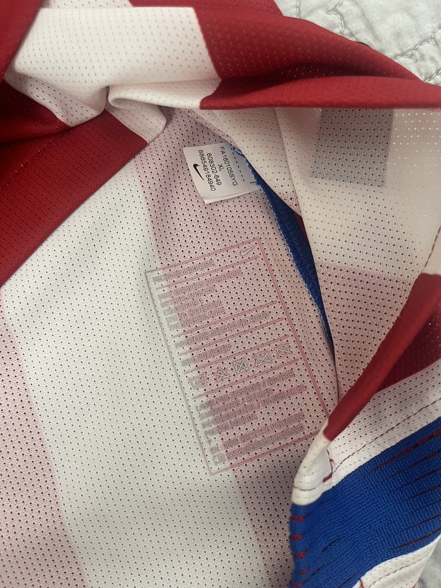 Slope322's tweet photo. @shirt_x Atletico Madrid 16-17 Home long sleeve player issue BNWT XL - 140€ shipped worldwide

Tottenham Hotspur 17-18 Home Christian Eriksen authentic version BNWT XL - 120€ shipped worldwide https://t.co/20wFO3Vr0i