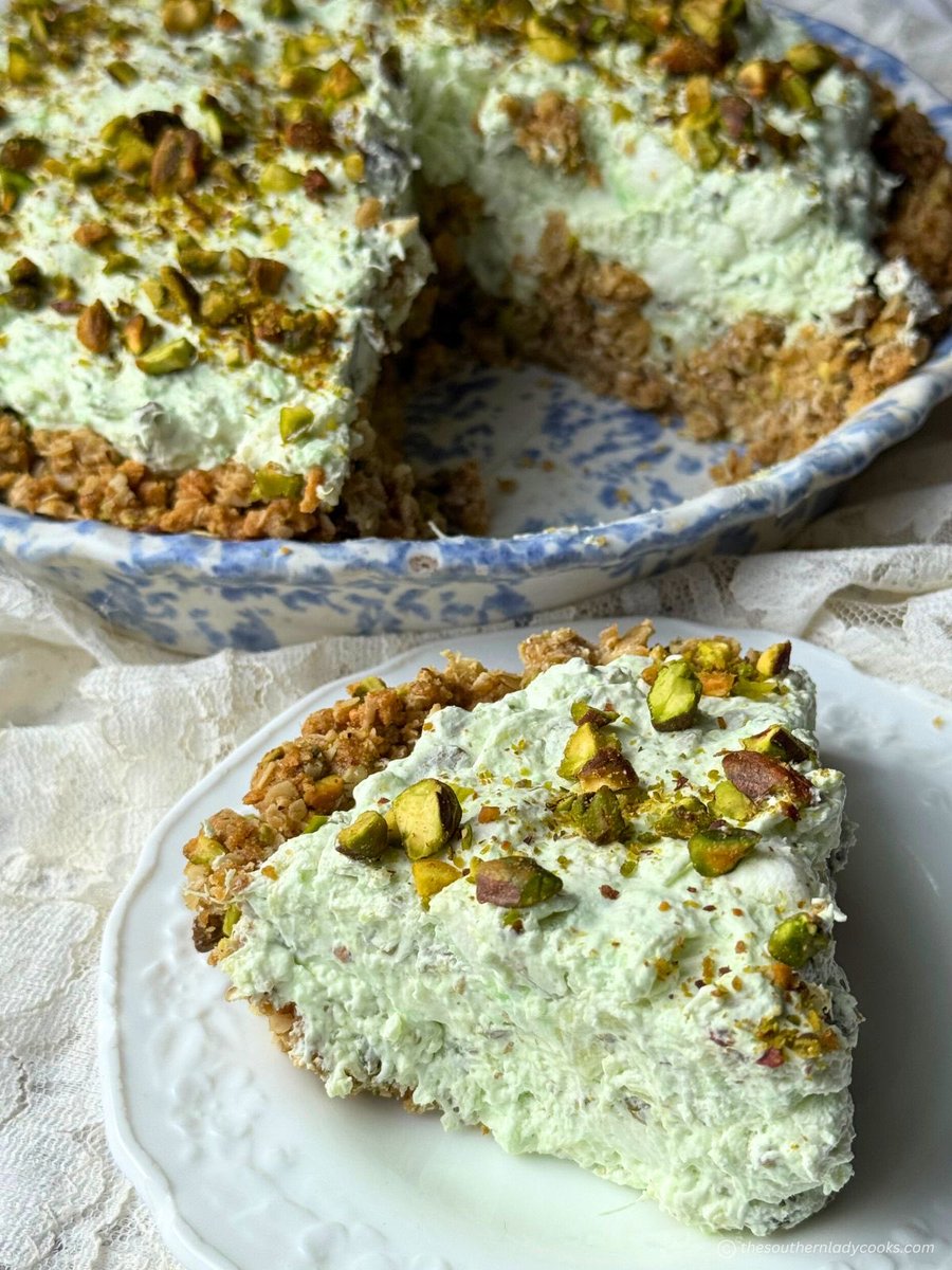 SouthLadyCooks's tweet image. Recipe➡️ thesouthernladycooks.com/pistachio-pie/
This old-fashioned pistachio pie(sometimes called Watergate pie) is easy, delicious and perfect for St. Patrick’s Day or Easter or any gathering. 
#StPattysDay #Easter