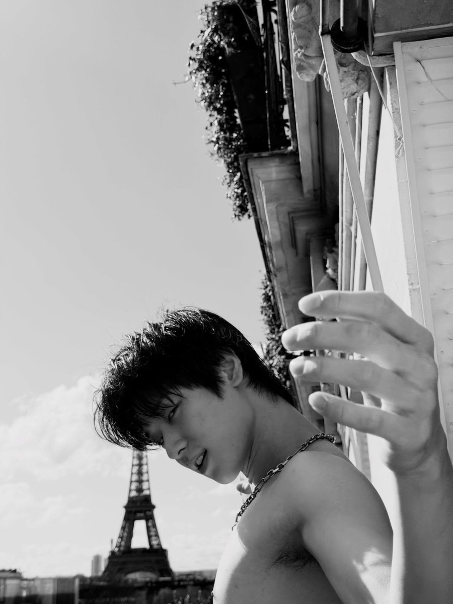 tbeuyeon's tweet photo. Living on borrowed time. https://t.co/2s6wthzVGV