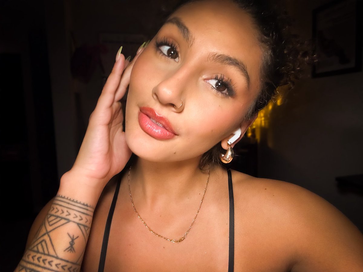 urfavtithe's tweet photo. the eyes I use to get whatever I want <3 https://t.co/95Cm7n29Tf