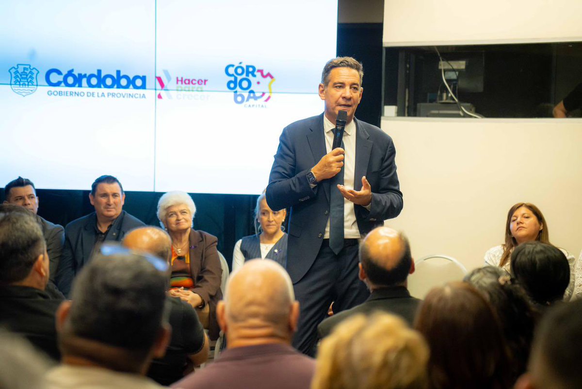 miguelsiciliano's tweet photo. DIÁLOGO Y DEBATE JUNTO A IGLESIAS EVANGÉLICAS

Nos encontramos con pastores y referentes de distintos puntos de la Ciudad con quienes compartimos visiones sobre lo que sucede en los barrios. Para la Provincia es clave la articulación con las distintas instituciones y el trabajo en equipo, porque es la forma de aumentar su capacidad de dar respuestas y alcanzar a cada cordobés. Seguimos dialogando, escuchando y trabajando para que #Córdoba no abandone la senda del progreso.