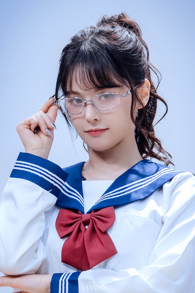 JKriss_mi's tweet photo. 260308 
🥰

#에버글로우 #EVERGLOW
#이유 #EU #박지원 https://t.co/RQSpx5If5f