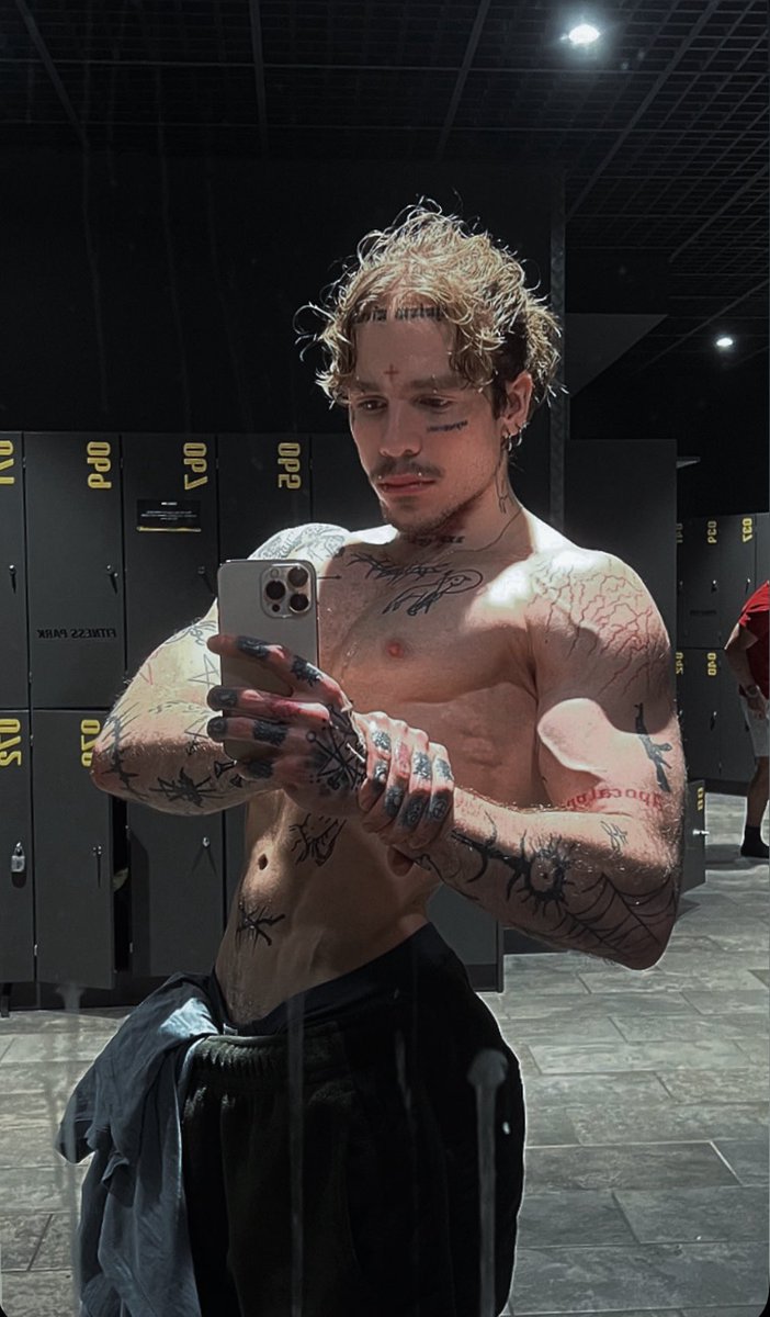 sleepylazarus's tweet image. hi twitter