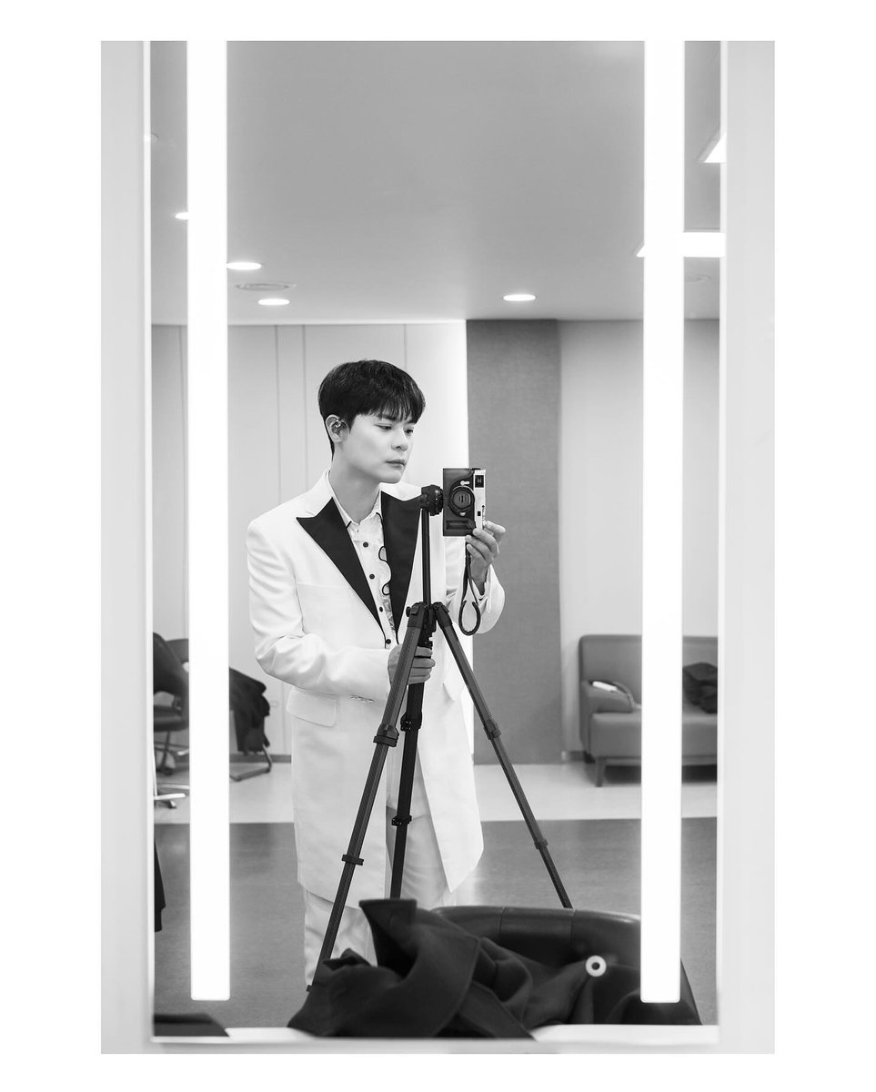 #2년전_오늘의_라포엠

2024.03.10. (일, 08:02 PM)

#라포엠 #유채훈 인스타그램 @ ych_muse

“
얼마만에 듀엣이니 불꽃이랑 🔥
#leicam11p
#summilux50mm
“

📍KBS 한국방송