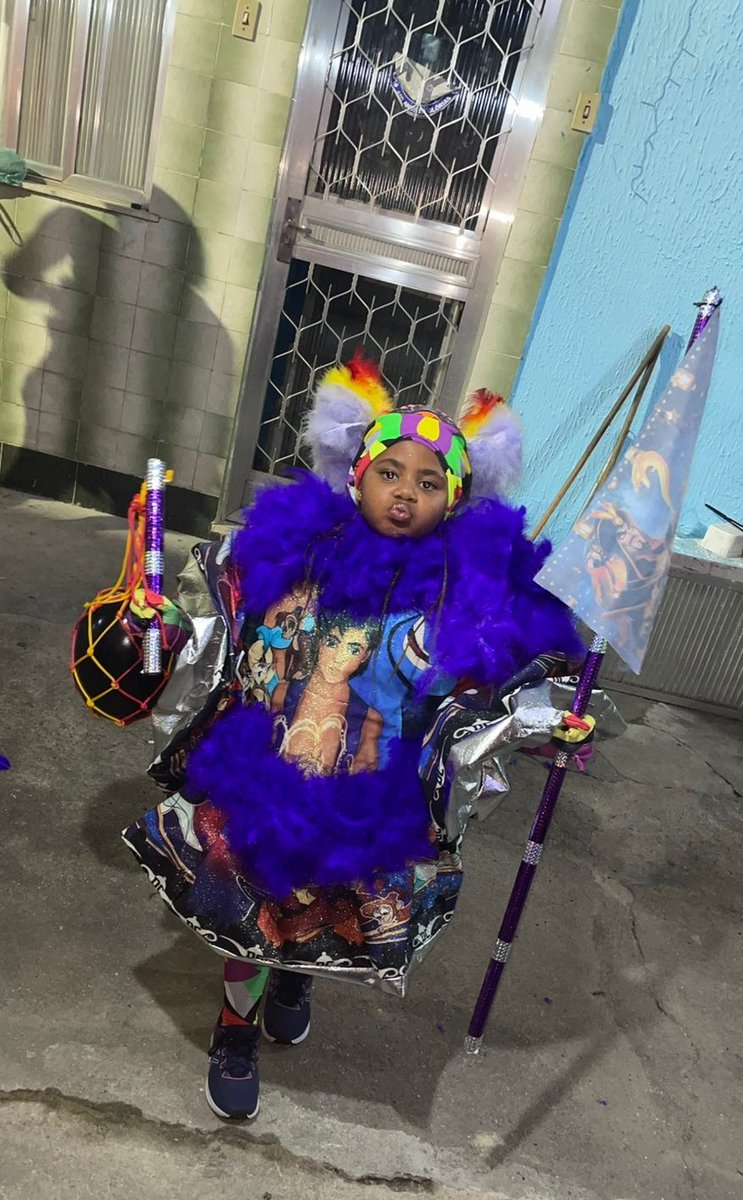 +1 carnaval para a conta da minha bate-boleira fanática.
Mamãe amaaa essa bate-boleira!! 🥳🩷 <a href="/tropa_da_Dc/">TROPA DA DC</a>