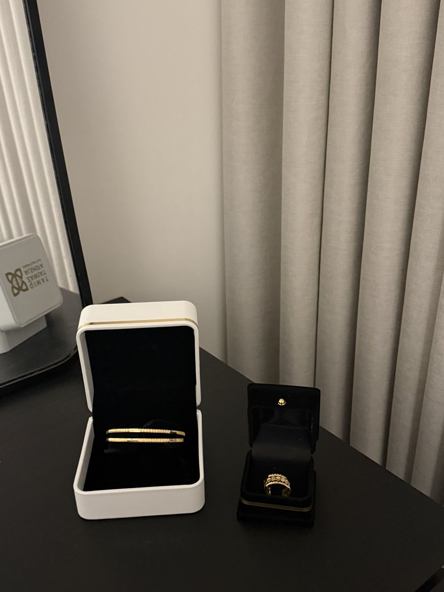 bandllq's tweet photo. 🌙📿🤍📸 https://t.co/5HcLgRHQ4O