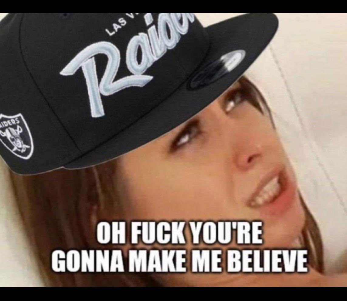 biggestquefever's tweet photo. @_jamane_ #Raider fans today https://t.co/Sk47zNqZb7