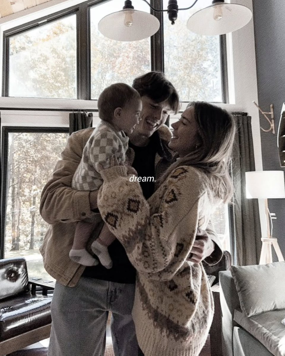 𝐒𝐜𝐫𝐨𝐥𝐥 𝐩𝐢𝐜𝐬 tweet media