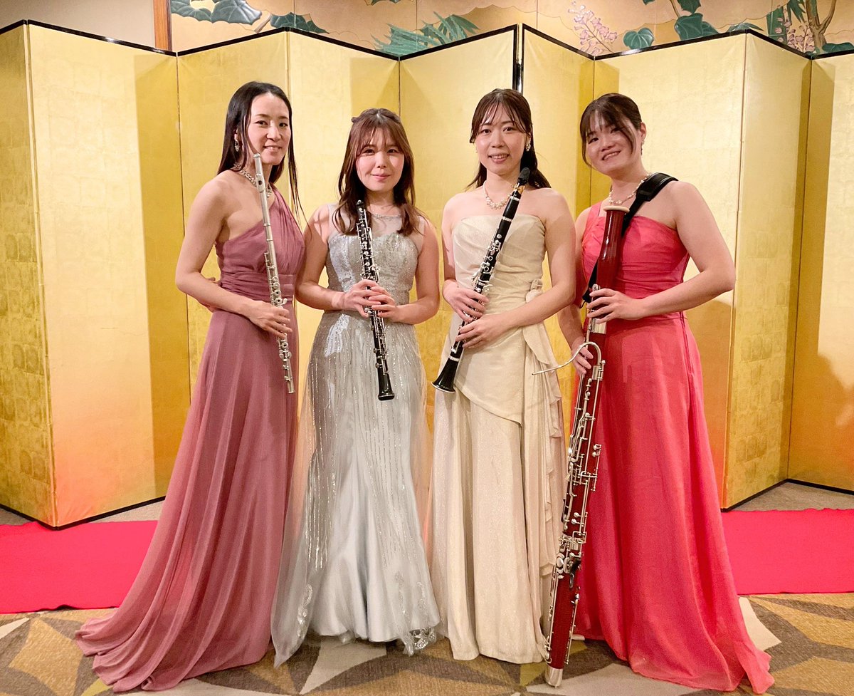 mocqual's tweet photo. お祝いの席で演奏をさせていただきました💐

100名規模の華やかなパーティー🥂
会場の皆様のレスポンスで更に盛り上がり、私たちもより楽しい時間に💓

クラシック、洋楽、ジャズ、邦楽、そしてリクエストまで幅広くお届けしました✨

最後になりましたが、この度はおめでとうございます🎊

#もっかる https://t.co/h951xfwLOK